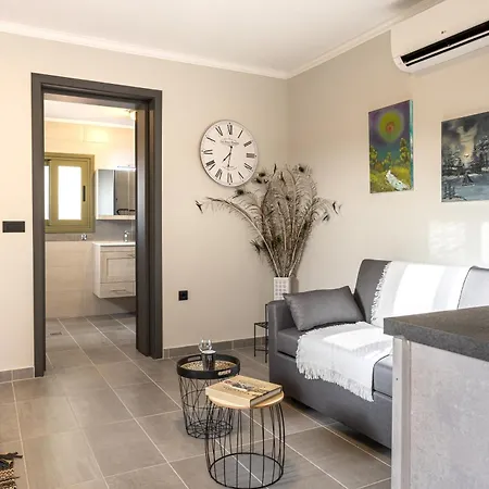 Plane Tree House Дом отдыха Kardhakata